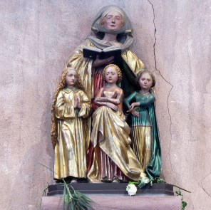 성녀 소피아와 세 명의 딸들_photo by Ralph Hammann_in the church of St Trophime in Eschau of Alsace_France.jpg